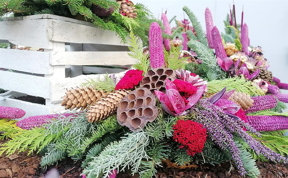 Grabschmuck - GRABGESTECKE UND BEPFLANZTE SCHALEN